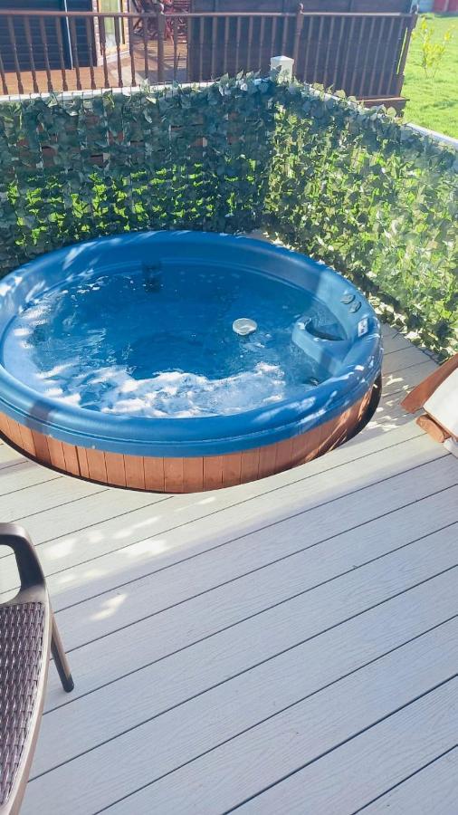 Saffron Lodge With Hot Tub Malton Exteriér fotografie